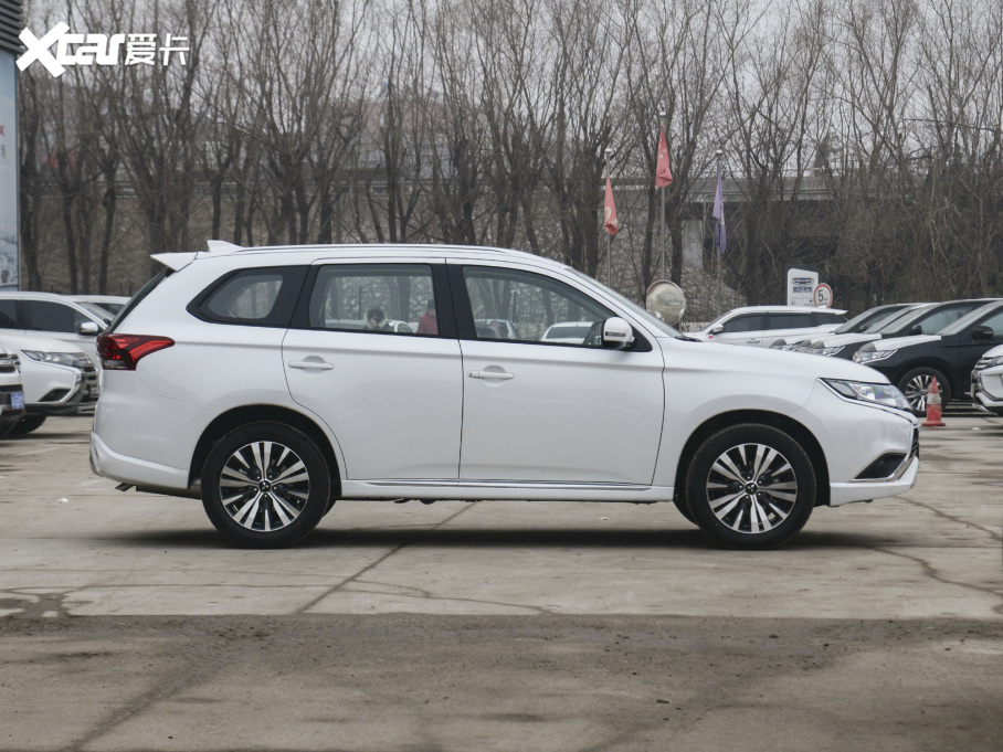 2021W{ Ŀ 2.0L 򌕳 5