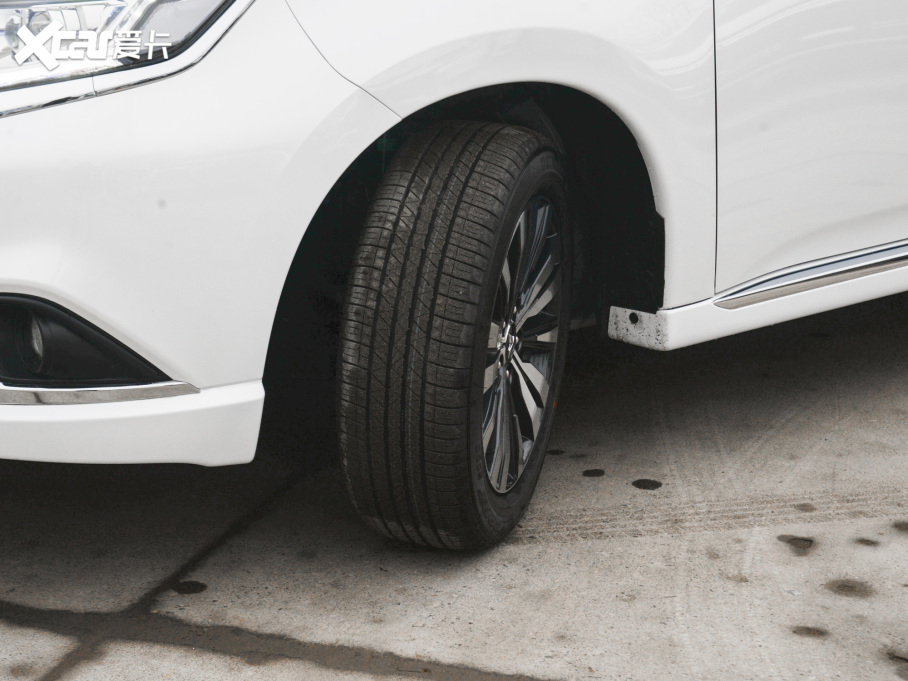 2021W{ Ŀ 2.0L 򌕳 5