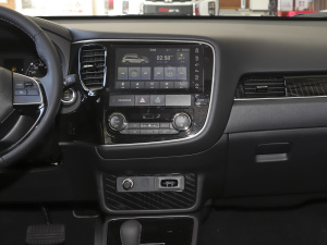 2021款2.0L 两驱畅享版 5座 中控台