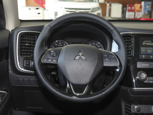 2021款2.0L 两驱畅享版 5座 方向盘
