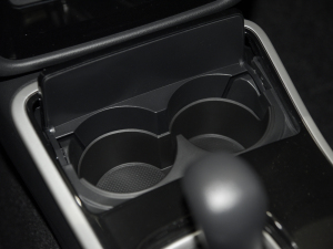 2021款2.0L 两驱畅行版 5座 前排杯架