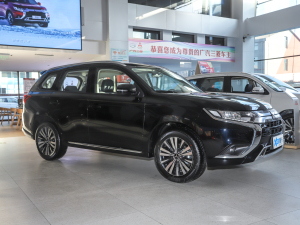 2021款改款 2.0L 两驱畅享版 7座 整体外观