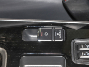 2021Ŀ 2.0L 򌕳 7 п؅^