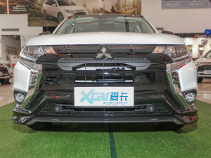 2021款2.4L 四驱曜动版 5座 中网