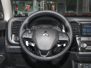 2021款2.4L 四驱曜动版 5座 方向盘