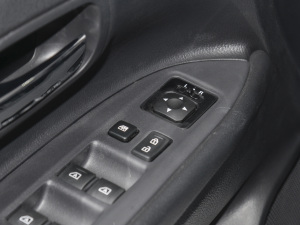 2021Ŀ 2.0L 򌕳а 5 п؅^