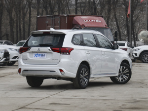 2021款改款 2.0L 两驱畅享版 5座 右后45度