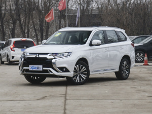 2021款改款 2.0L 两驱畅享版 5座 左前45度