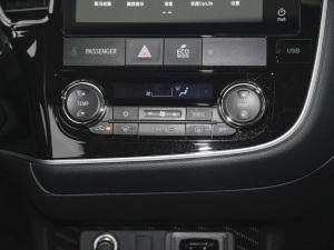 2021款改款 2.0L 两驱畅享版 5座 空调调节