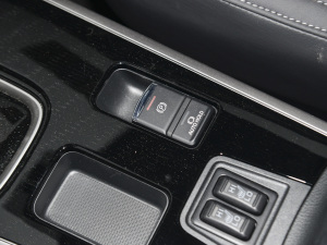 2021款改款 2.0L 两驱畅享版 5座 驻车制动器