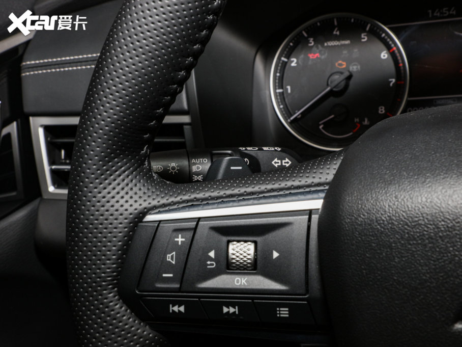 2023W{(ln) 1.5T CVT(q)׿Խ 5