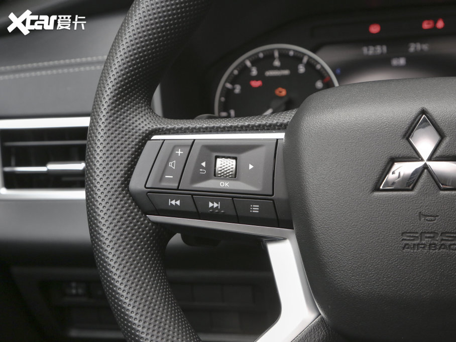 2023W{ 1.5T CVT(q)׿Խ 5