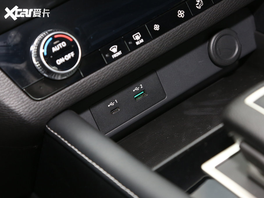 2023W{(ln) 1.5T CVT(q)׿Խ 5