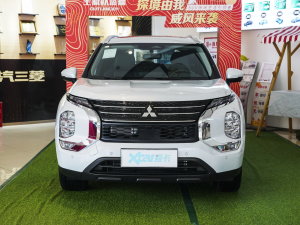 2023款1.5T CVT两驱尊享版 5座 正前