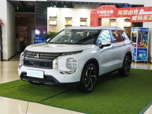 2023款1.5T CVT两驱尊享版 5座 左前45度
