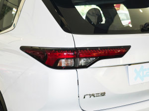 2023款1.5T CVT两驱尊享版 5座 尾灯