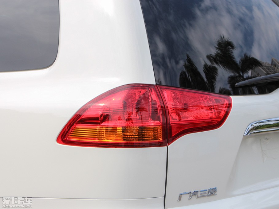 2013�������_���ŕ� 3.0L �ԄӃ����A��