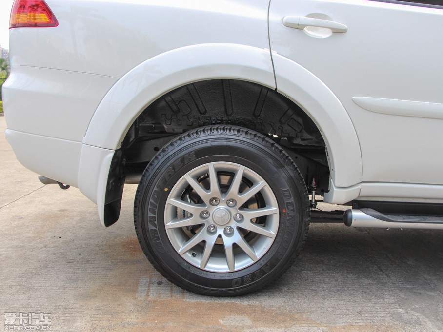 2013�������_���ŕ� 3.0L �ԄӃ����A��