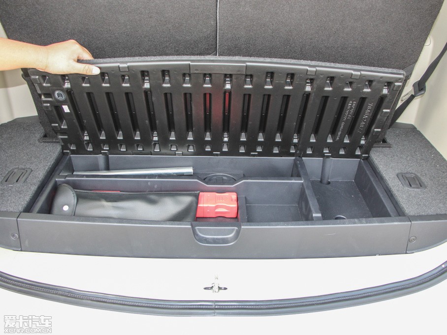 2013�������_���ŕ� 3.0L �ԄӃ����A��