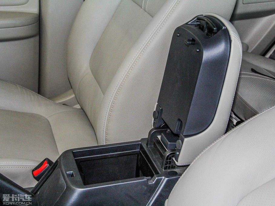 2013�������_���ŕ� 3.0L �Ԅ������Ş�� ��V