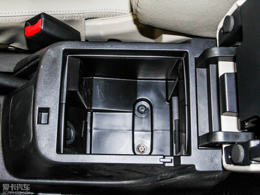 2013�������_���ŕ� 3.0L �Ԅ������Ş�� ��V