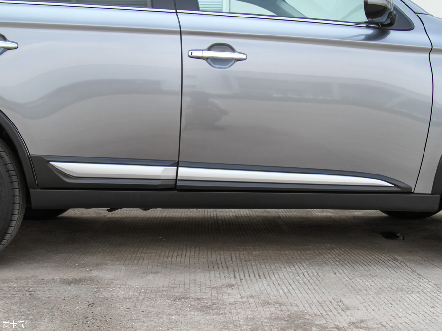 2016W{(ln) 2.4L (q)7F