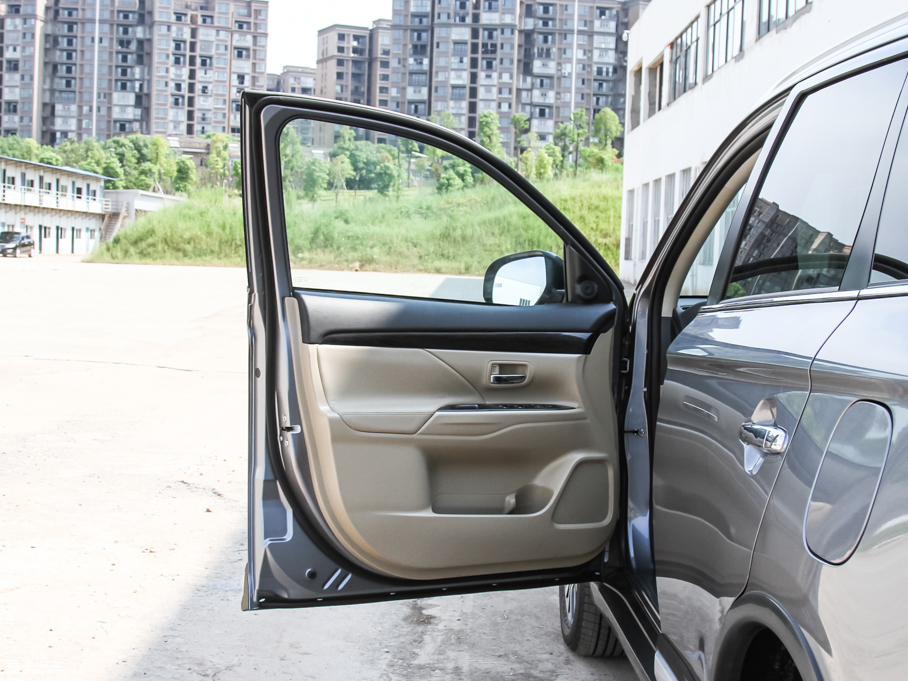 2016W{(ln) 2.4L (q)7F