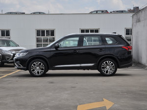 2017款2.0L 两驱5座荣耀版 正侧（左）