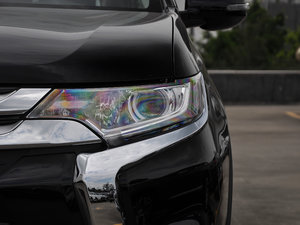 2017款2.0L 两驱5座荣耀版 大灯