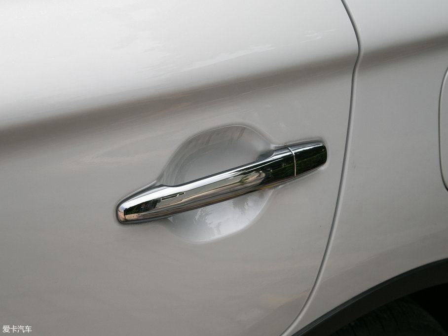 2018W{(ln) 2.4L (q)F