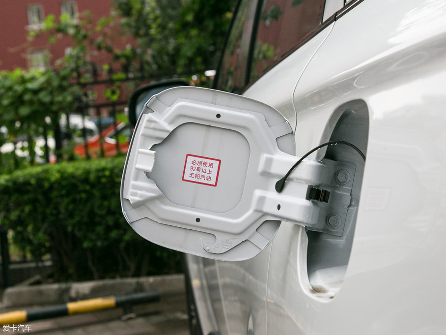 2018W{(ln) 2.4L (q)F