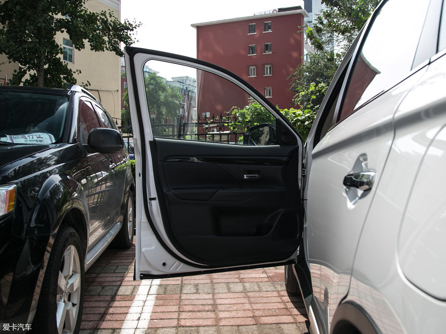 2018W{(ln) 2.4L (q)F