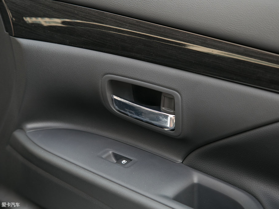 2018W{(ln) 2.4L (q)F