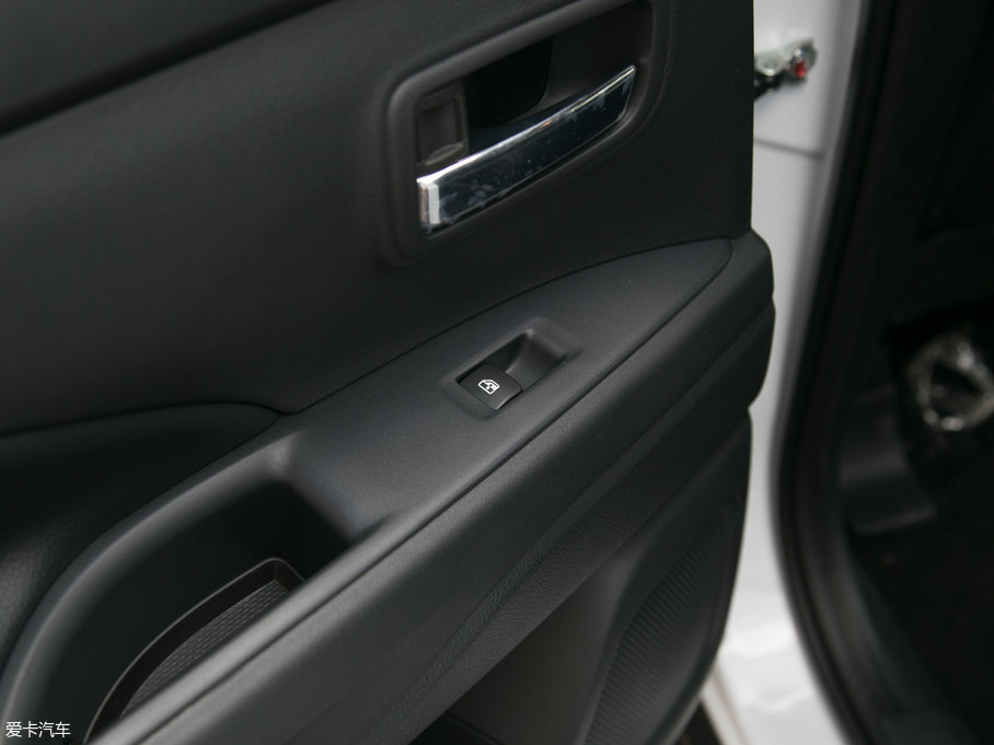 2018W{(ln) 2.4L (q)F