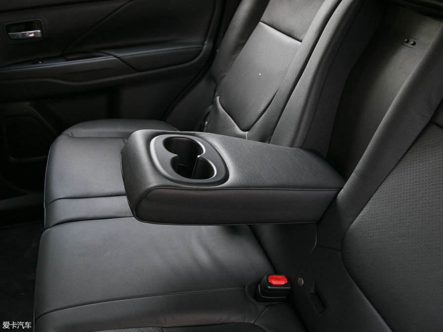 2018W{(ln) 2.4L (q)F