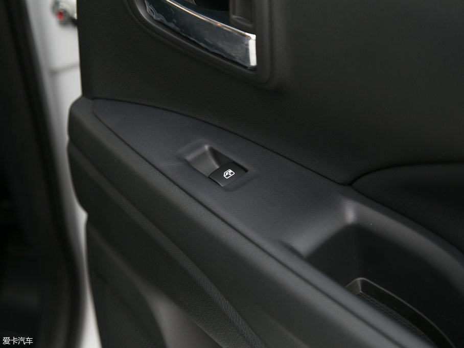 2018W{(ln) 2.4L (q)F