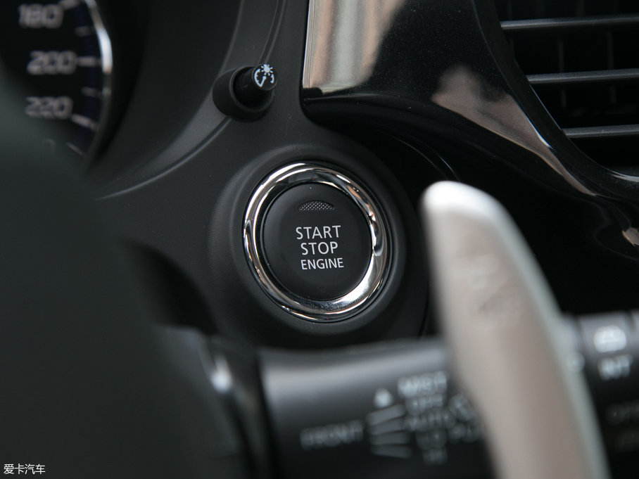 2018W{(ln) 2.4L (q)F