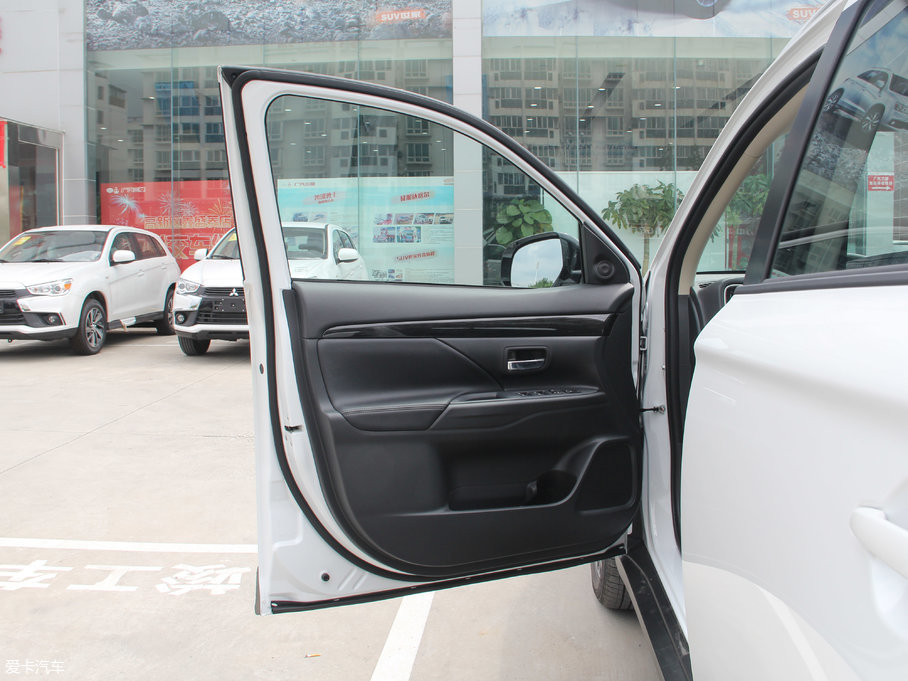 2018W{(ln) 2.0L (q)Θ(l)