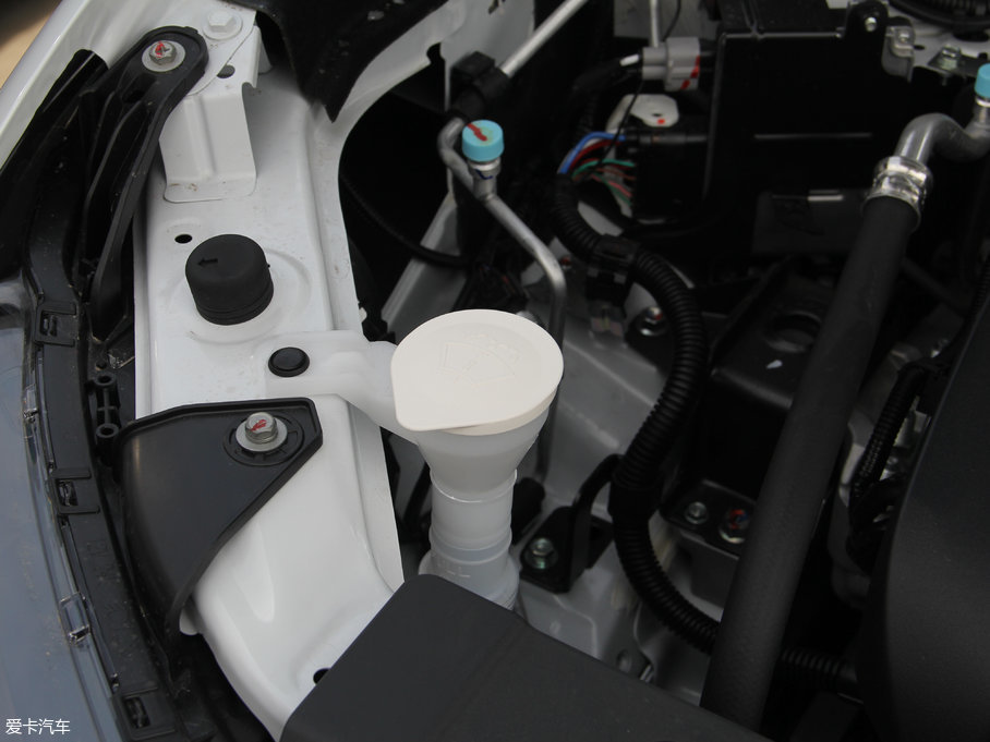 2018��W�{�� 2.0L ���Θ���