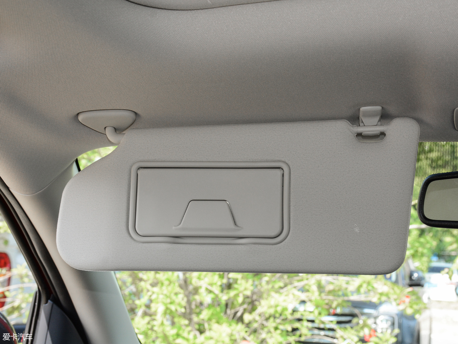 2018W{(ln) 2.4L (q)F