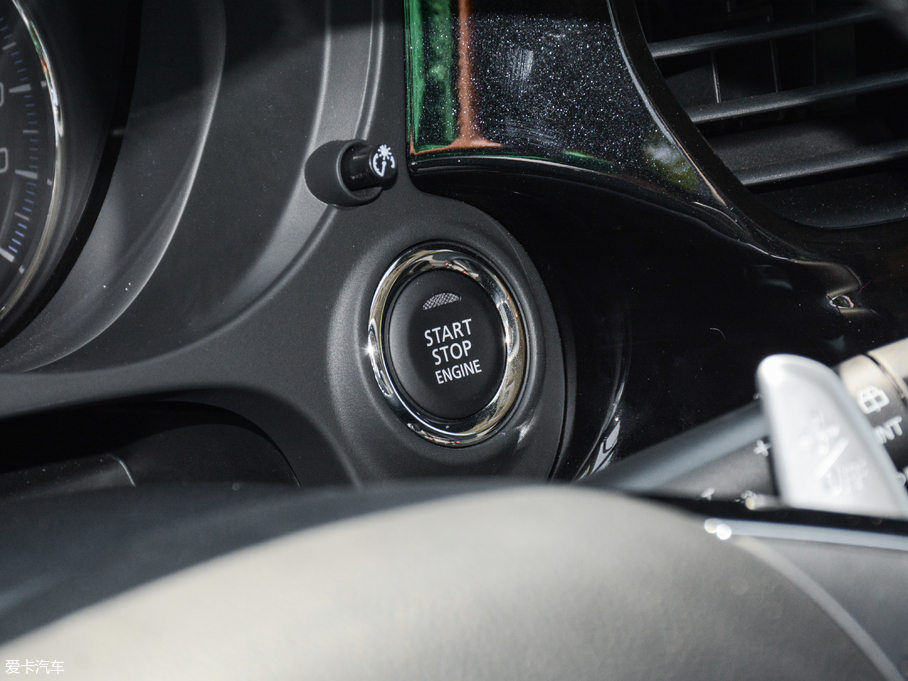 2018W{(ln) 2.4L (q)F