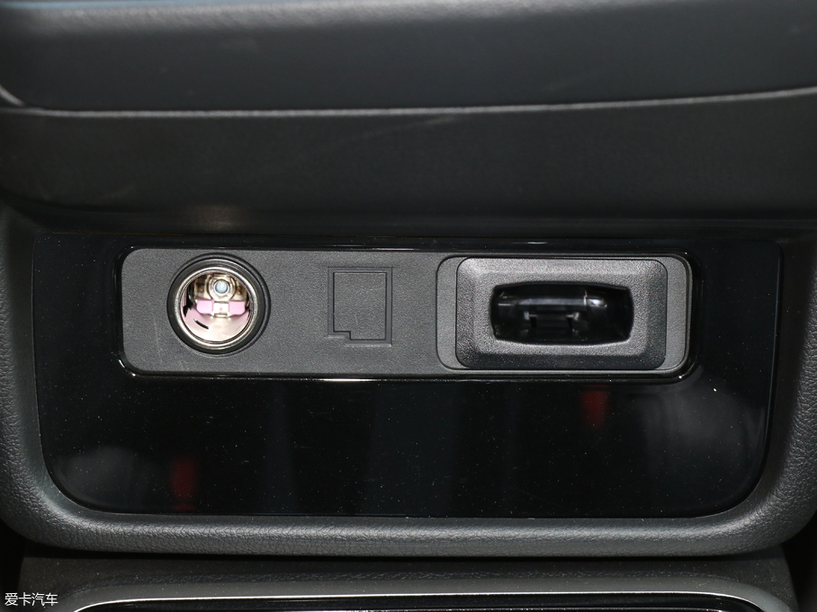 2018W{(ln) 2.0L (q)sҫ