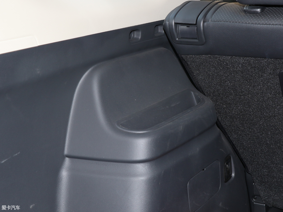 2018��W�{�� 2.0L ���sҫ��