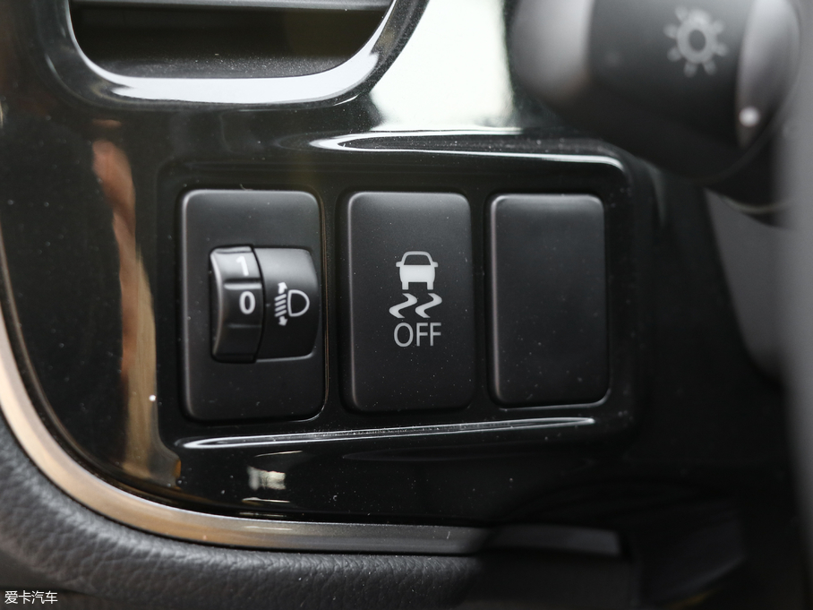 2018W{(ln) 2.0L (q)sҫ