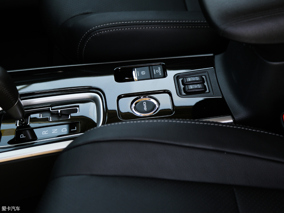 2018��W�{�� 2.4L ��򌾫Ӣ��