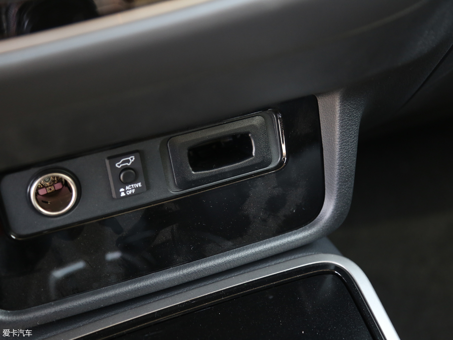 2018W{(ln) 2.4L (q)Ӣ