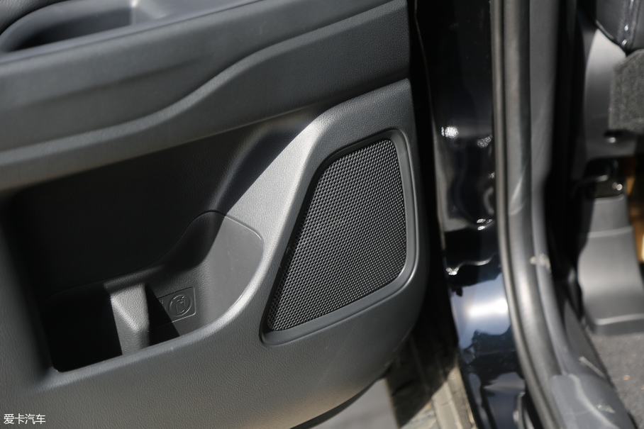 2018W{(ln) 2.4L (q)A