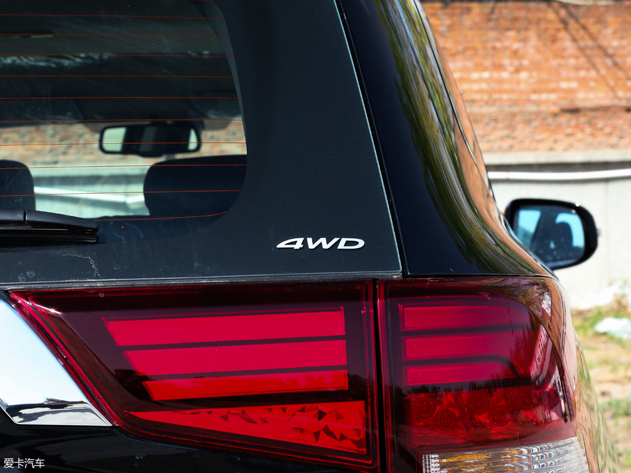 2018W{(ln) 2.4L (q)A