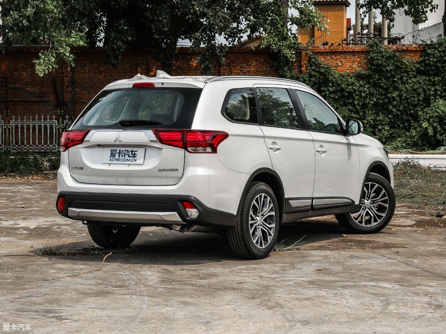 2018W{(ln) 2.0L (q)sҫ