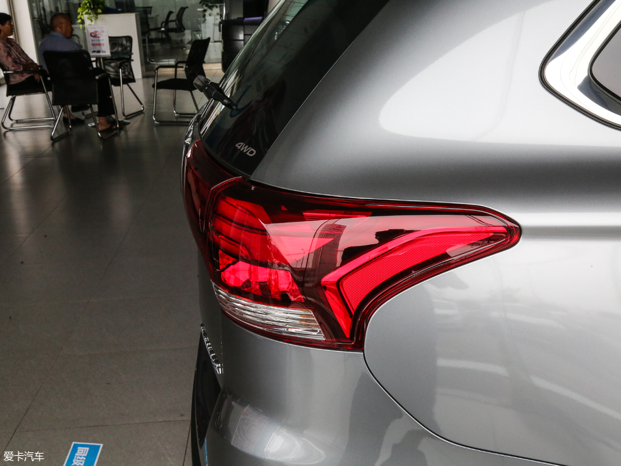 2018W{(ln) 2.4L (q)Ӣ